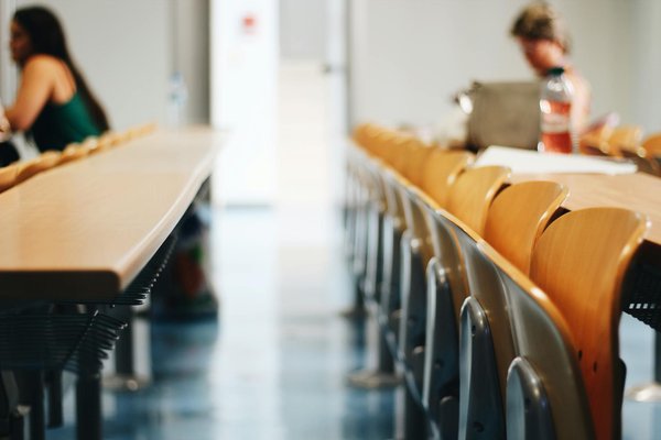 Bâches remorque : personnalisez votre protection efficace